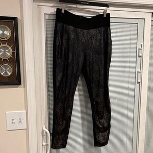 Peter Nygard Black Patterned Ankle Pants